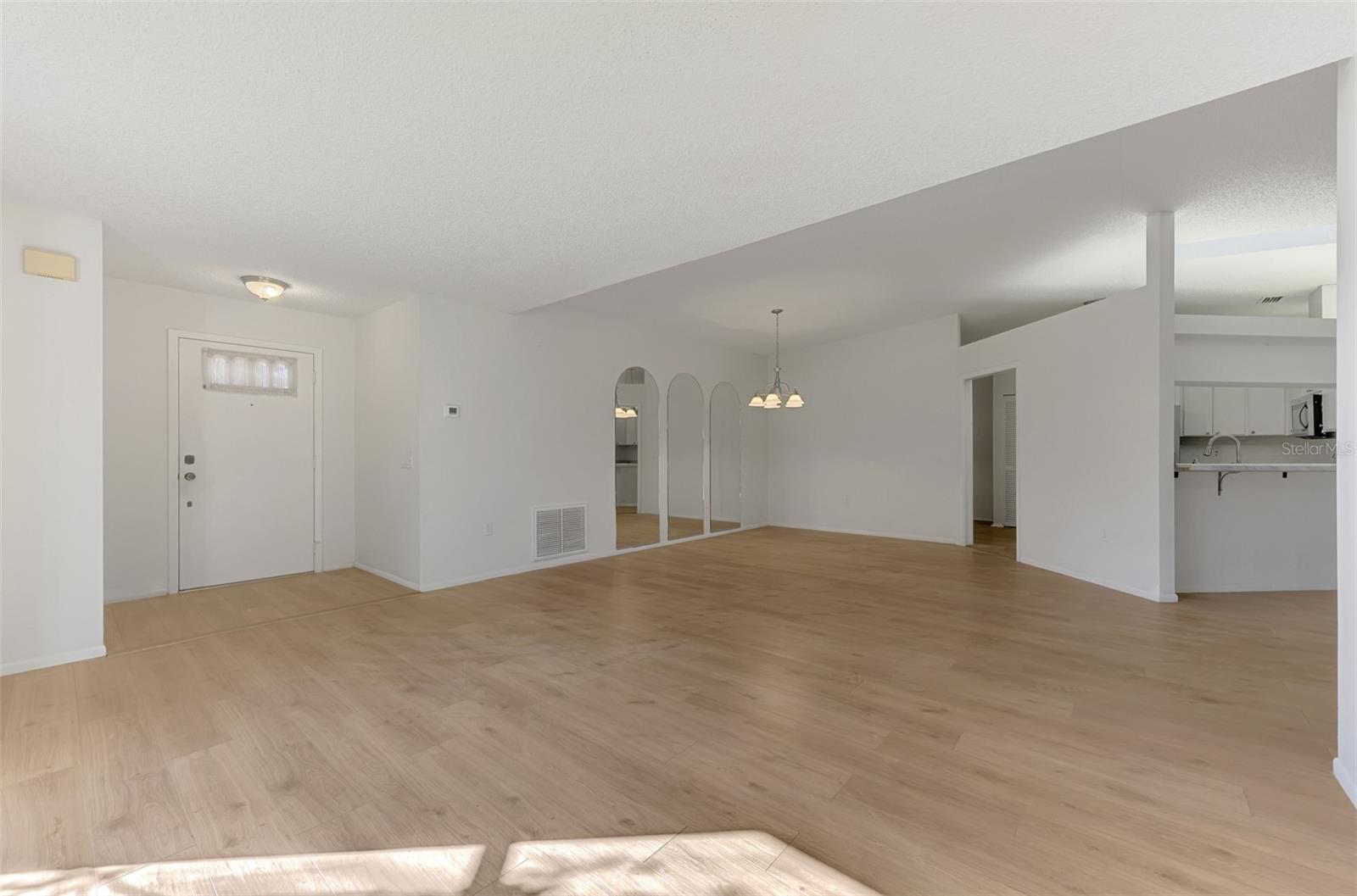 Image 11 of 67 For 5711 Garden Lakes Palm