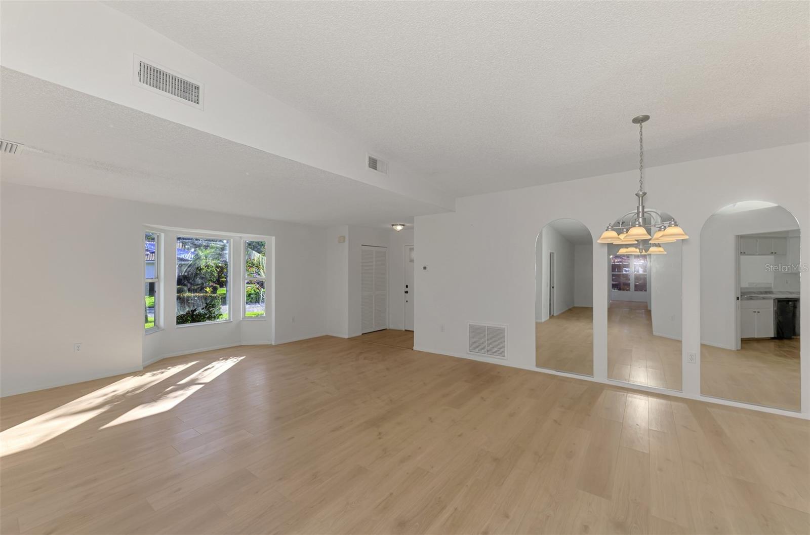 Image 15 of 67 For 5711 Garden Lakes Palm