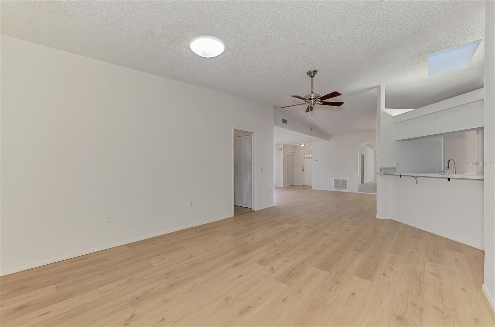 Image 20 of 67 For 5711 Garden Lakes Palm