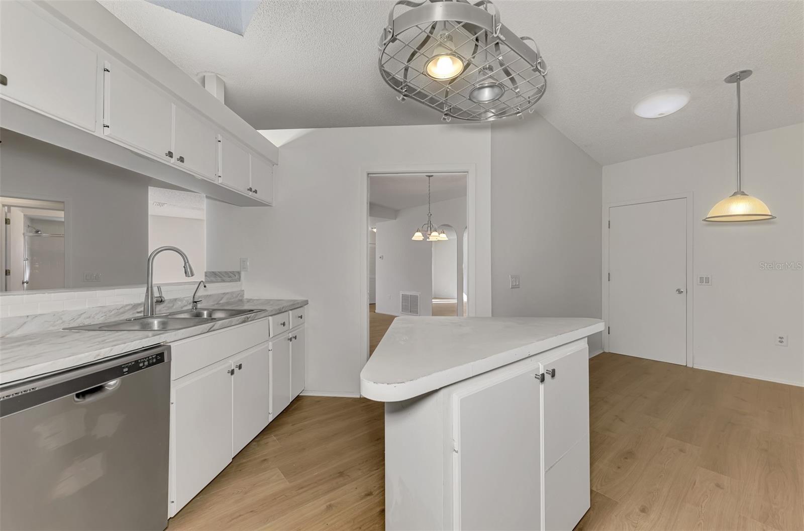 Image 28 of 67 For 5711 Garden Lakes Palm