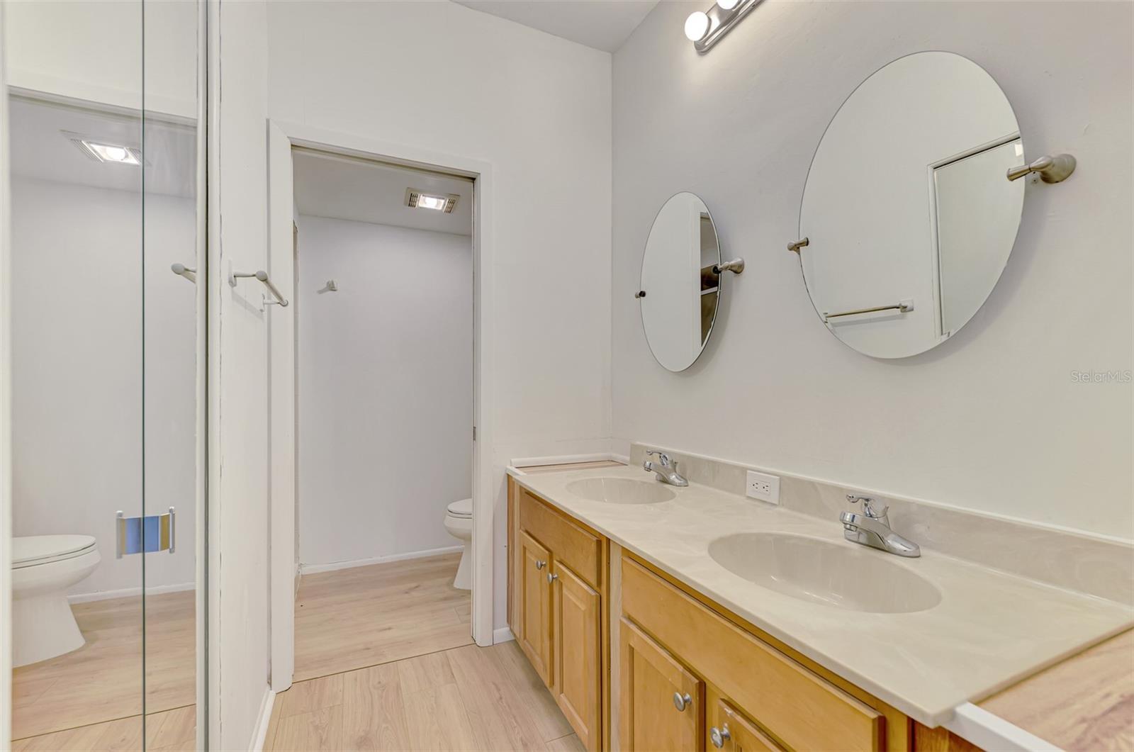 Image 36 of 67 For 5711 Garden Lakes Palm