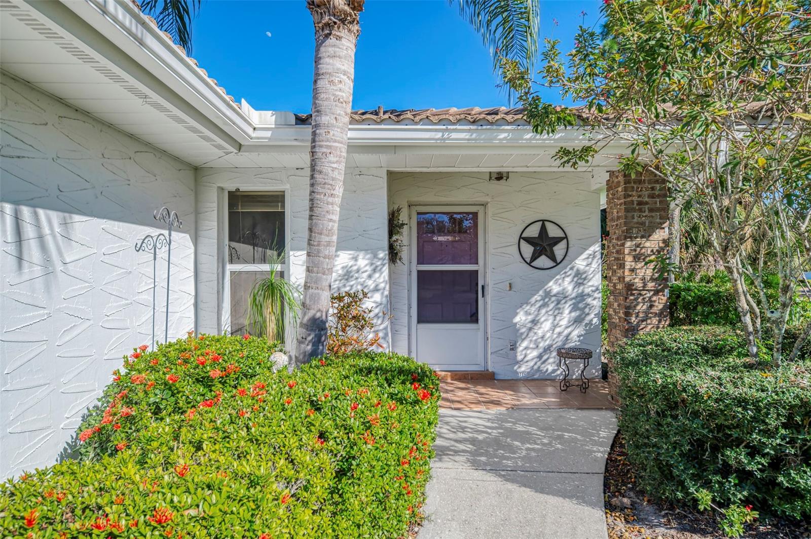 Image 5 of 67 For 5711 Garden Lakes Palm