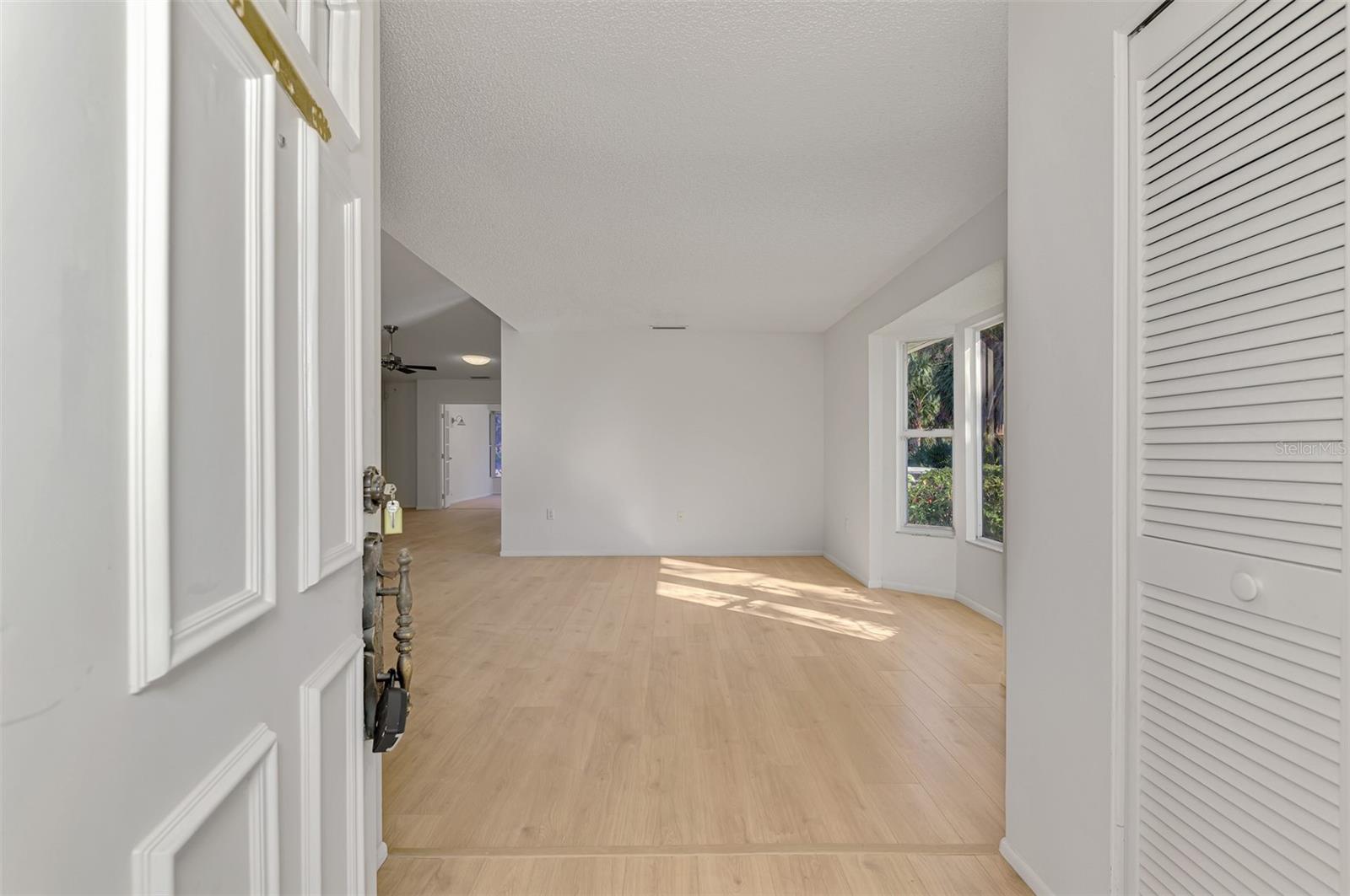 Image 6 of 67 For 5711 Garden Lakes Palm