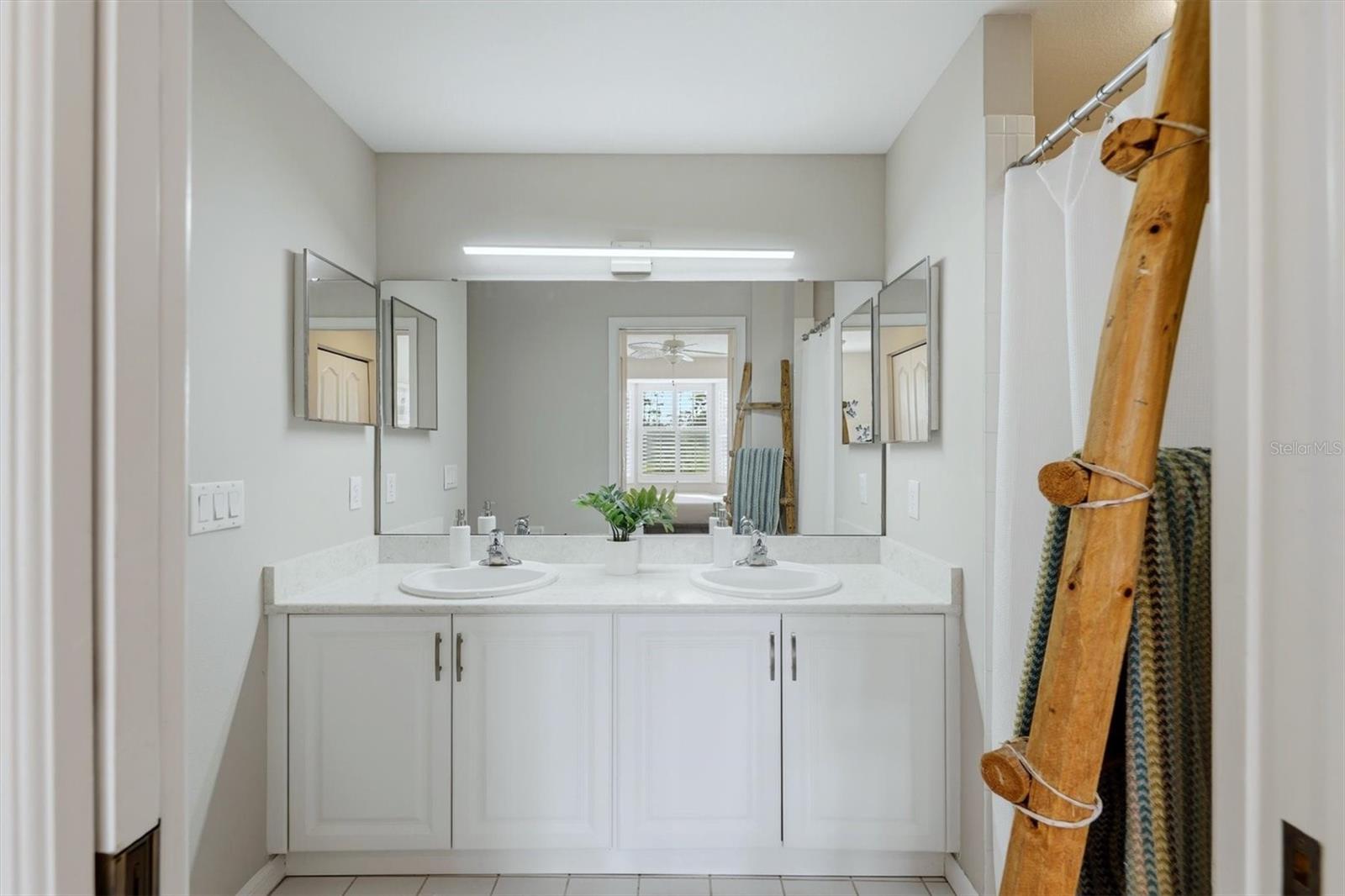 Image 31 of 71 For 9631 Castle Point Drive 1113