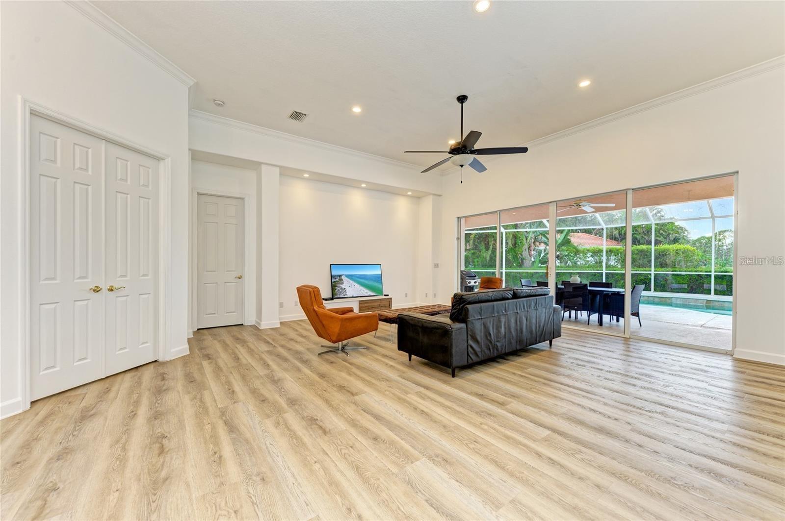 Image 5 of 32 For 8326 Misty Wood Court