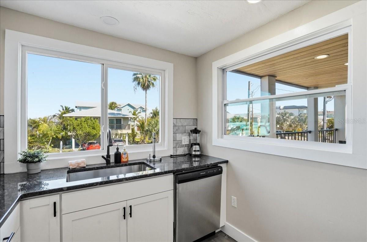 Image 17 of 84 For 2518 Avenue B