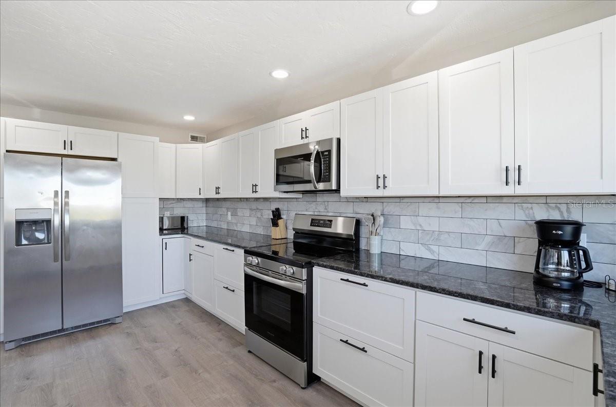 Image 19 of 84 For 2518 Avenue B