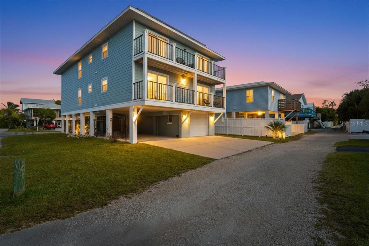 Image 3 of 84 For 2518 Avenue B