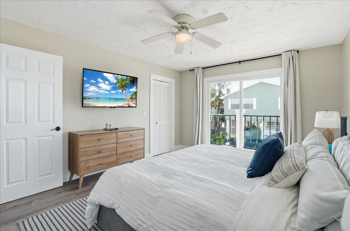 Image 33 of 84 For 2518 Avenue B