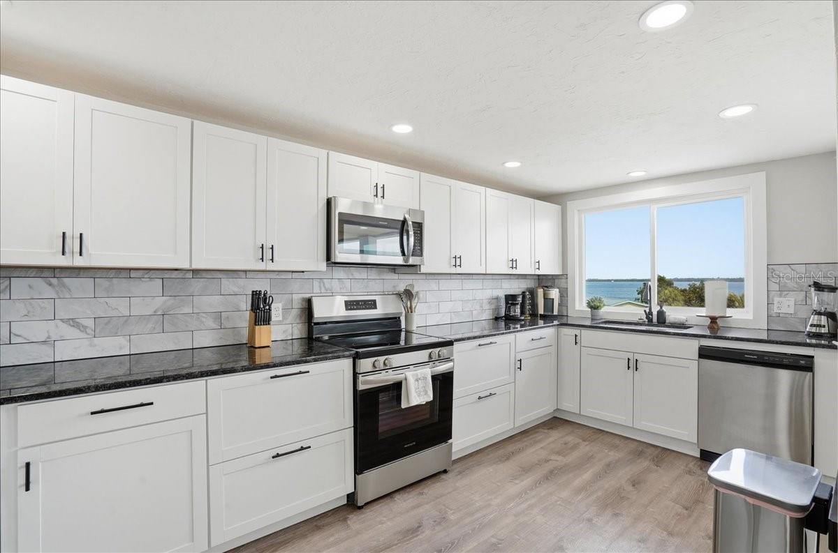 Image 53 of 84 For 2518 Avenue B