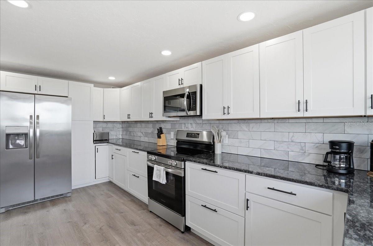 Image 56 of 84 For 2518 Avenue B