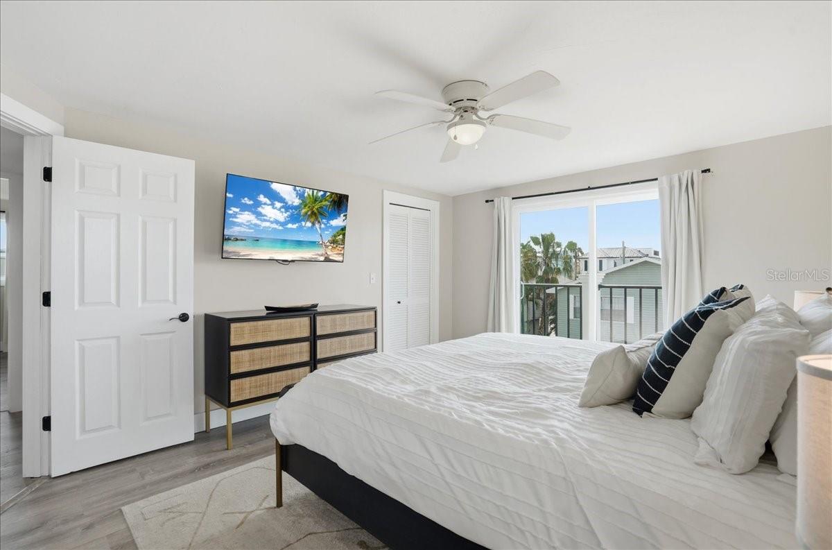 Image 59 of 84 For 2518 Avenue B