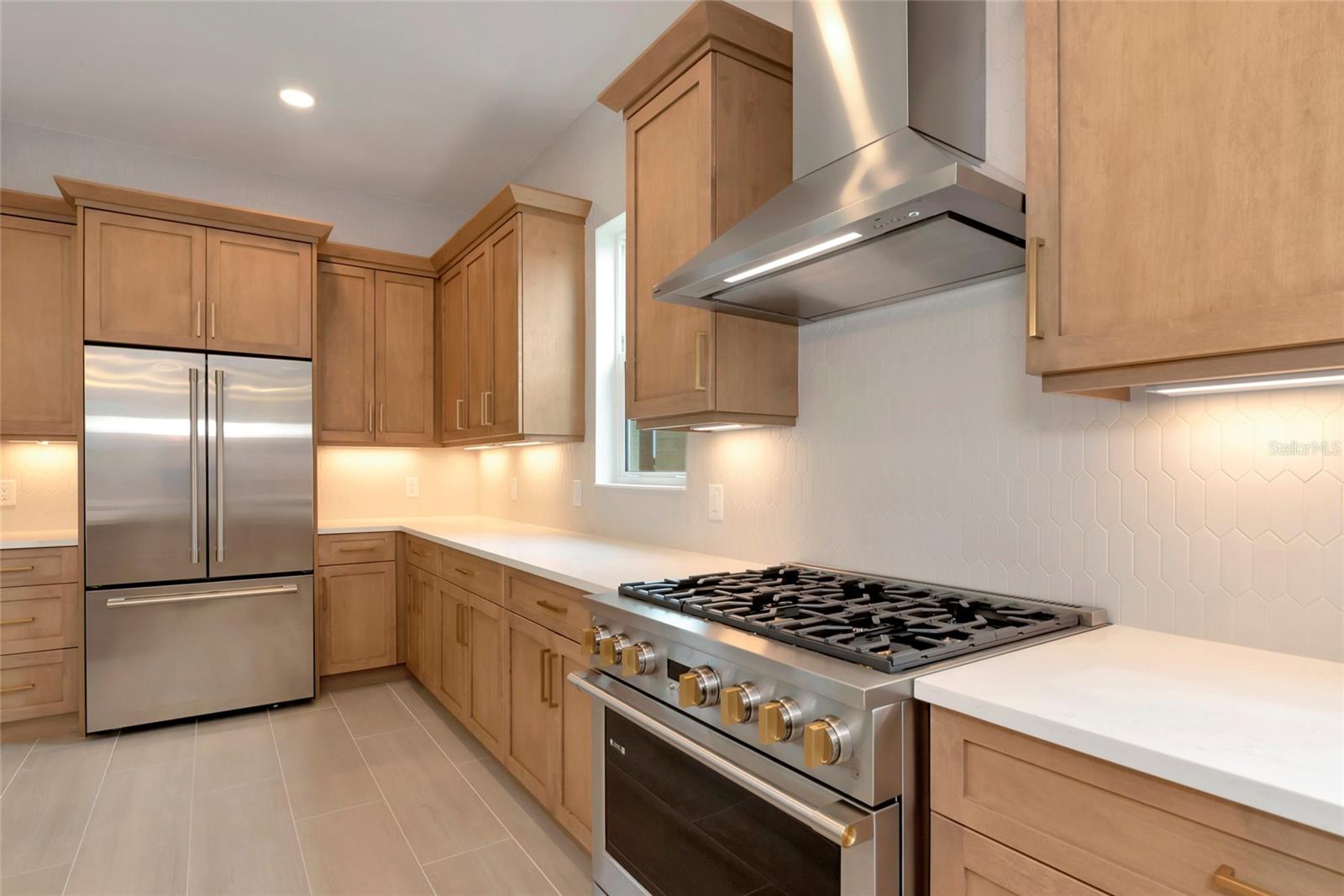 Image 10 of 63 For 1408 Lions Paw Path