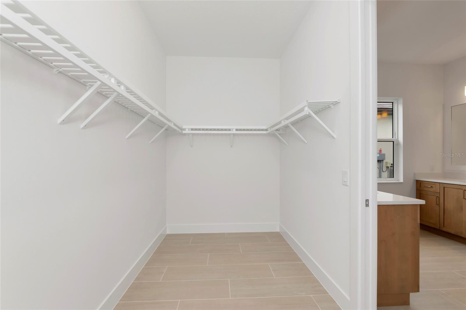 Image 27 of 63 For 1408 Lions Paw Path