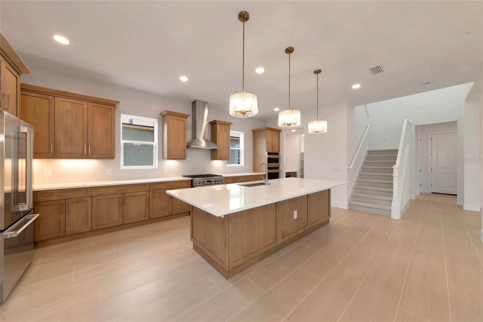 Image 7 of 63 For 1408 Lions Paw Path