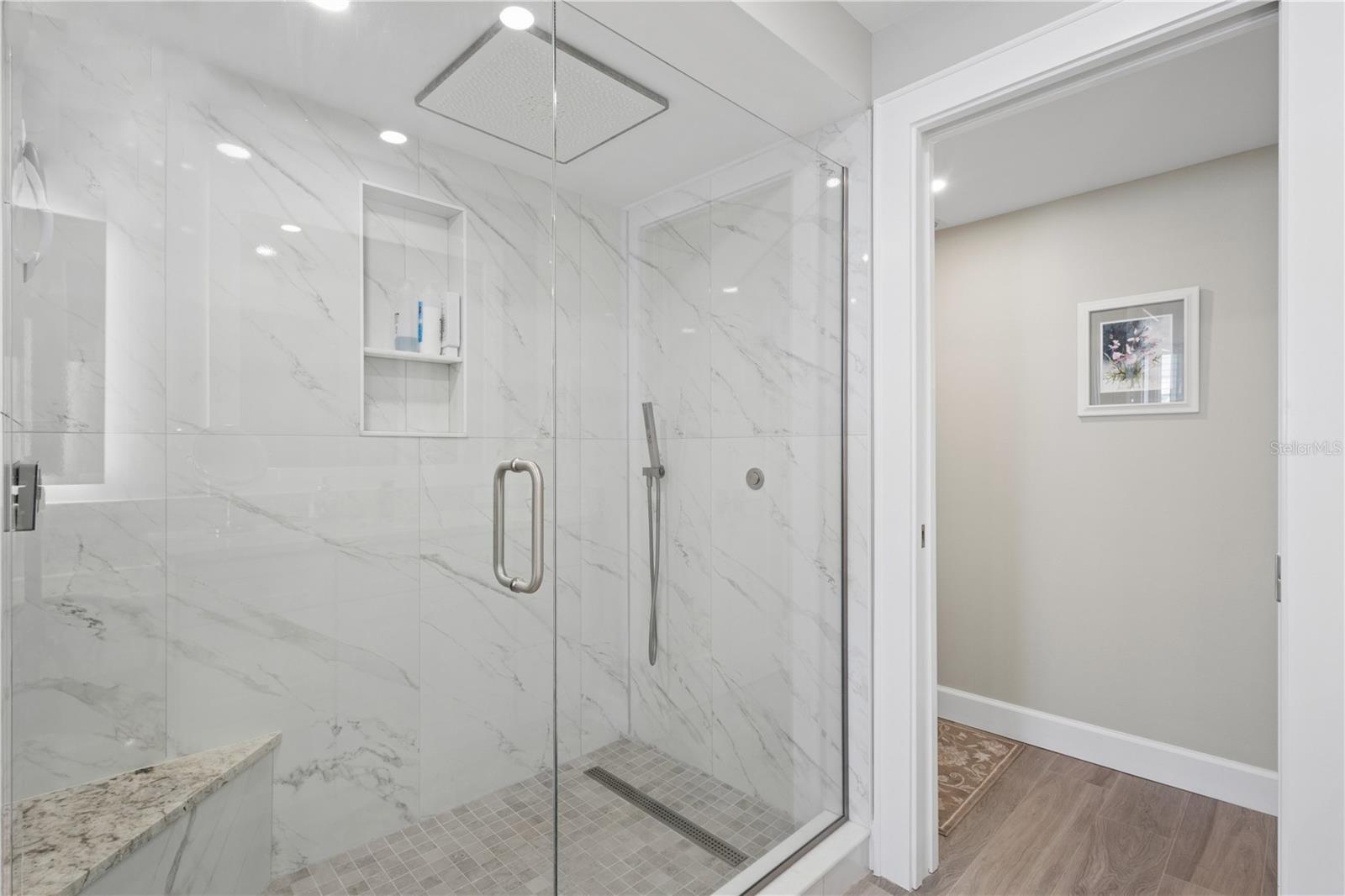 Image 19 of 39 For 5880 Midnight Pass Road 704