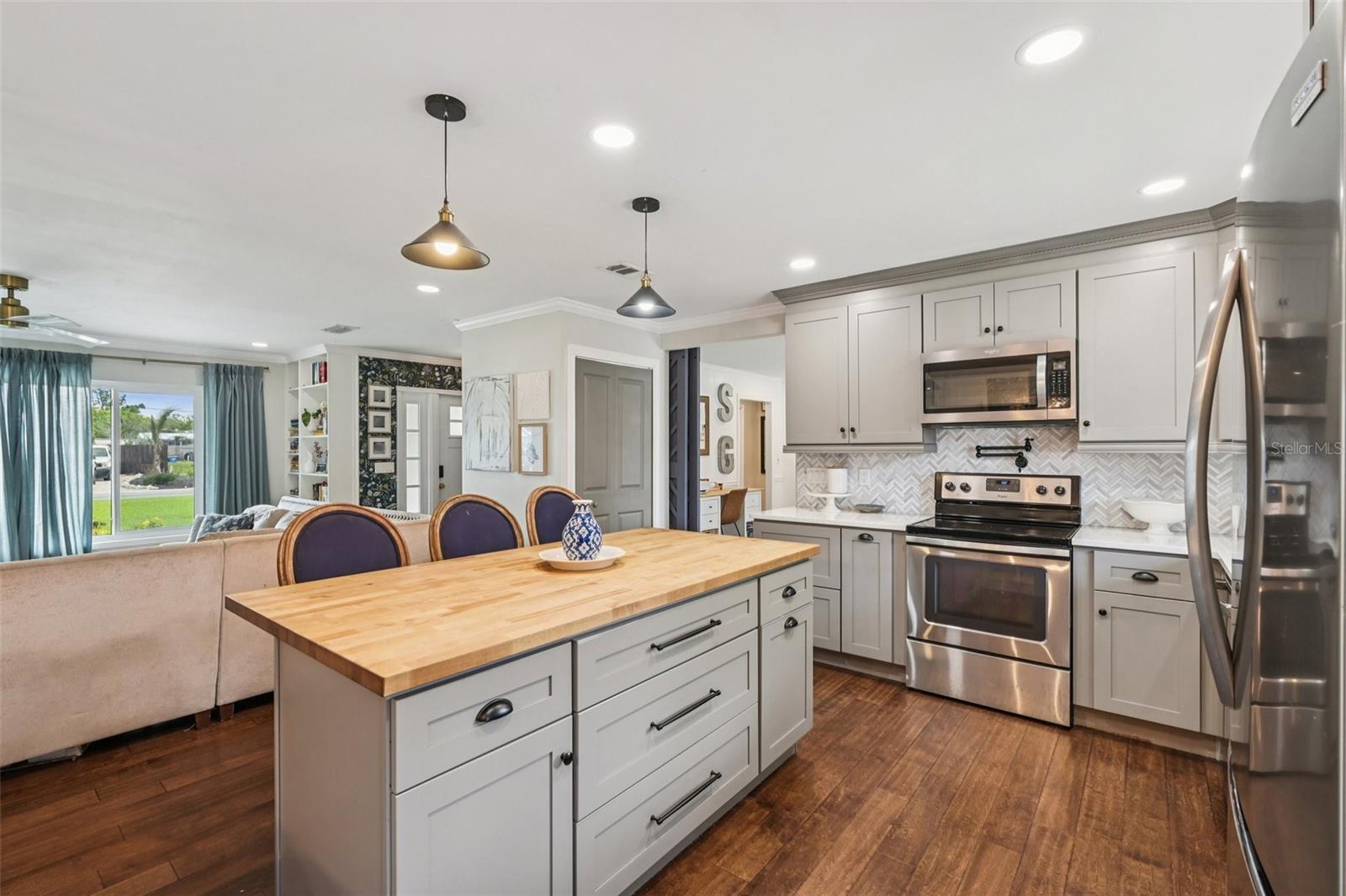 Image 11 of 38 For 808 60th Street Nw