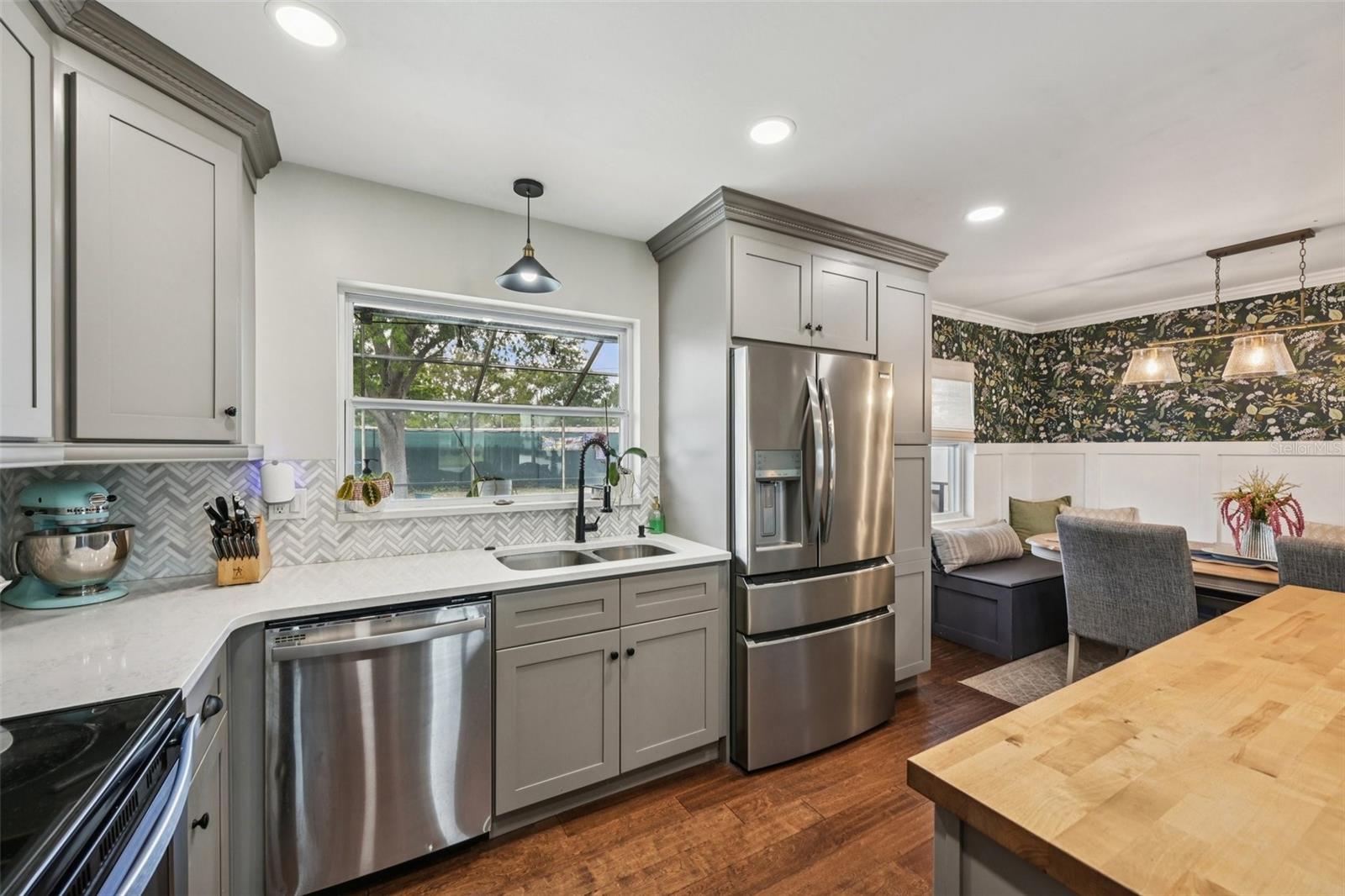 Image 12 of 38 For 808 60th Street Nw