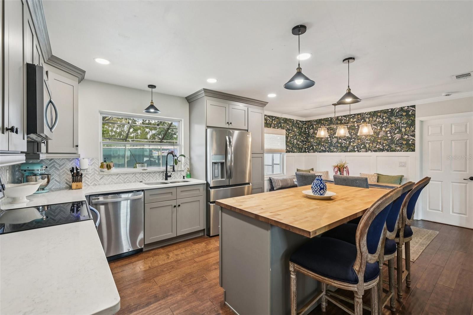 Image 13 of 38 For 808 60th Street Nw