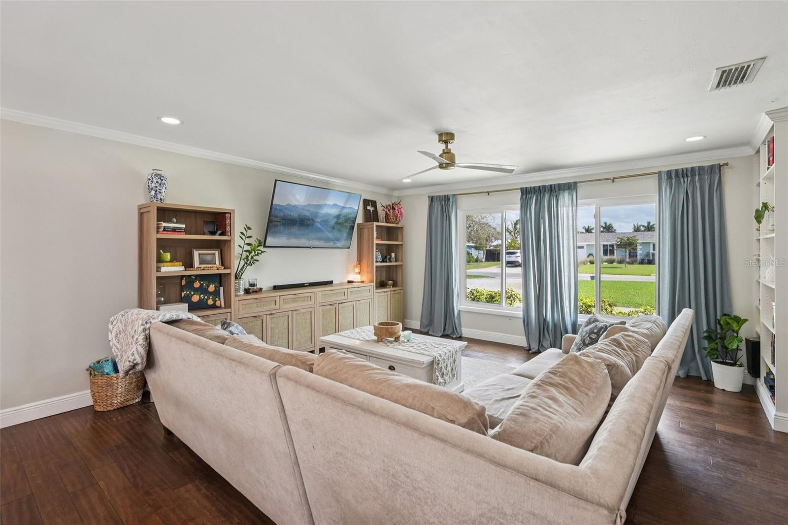 Image 6 of 38 For 808 60th Street Nw