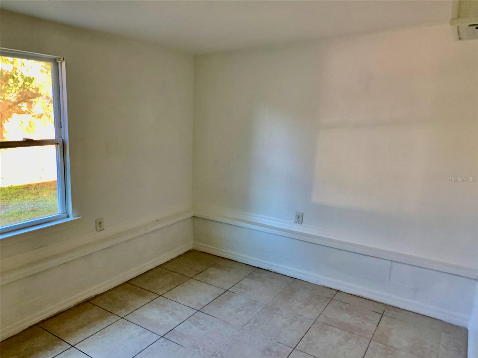 Image 10 of 17 For 2038 19th Avenue W