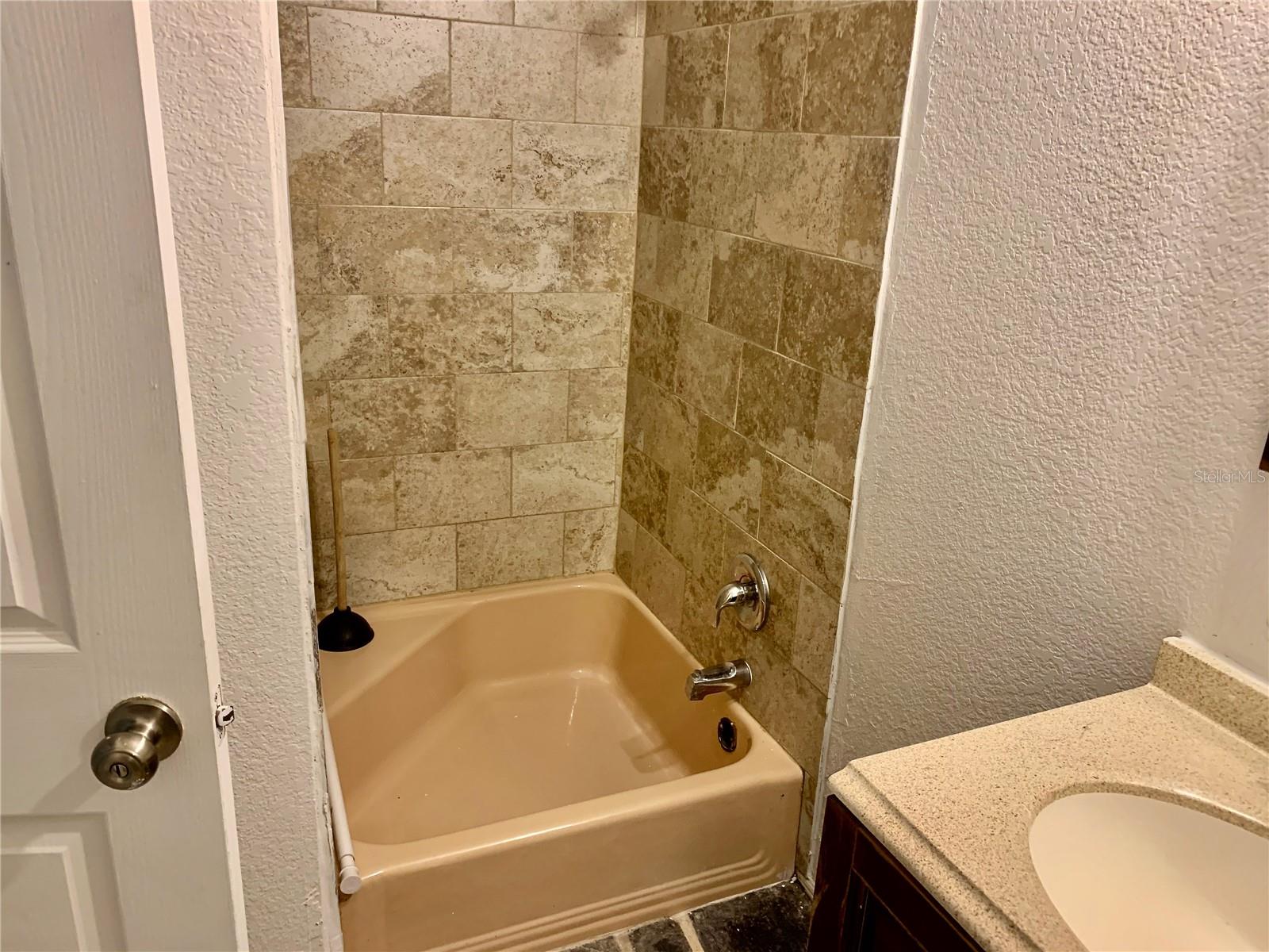 Image 14 of 17 For 2038 19th Avenue W