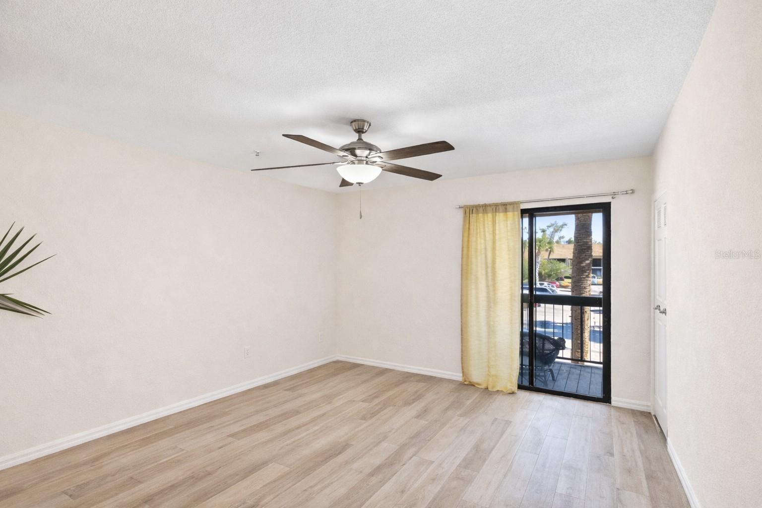 Image 4 of 12 For 4008 Crockers Lake Boulevard 23