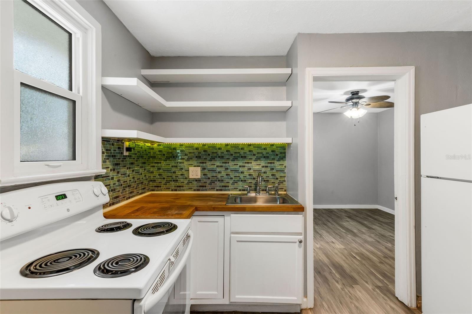 Image 11 of 65 For 1608, 1610, 1612 11th Street W