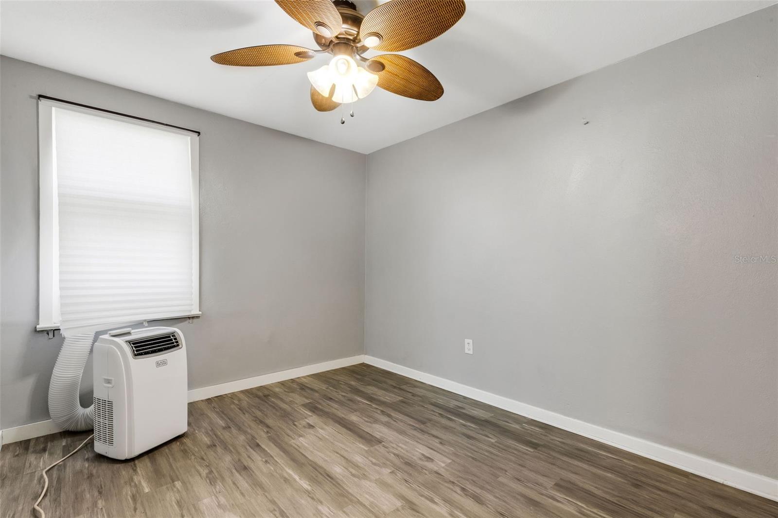 Image 14 of 65 For 1608, 1610, 1612 11th Street W