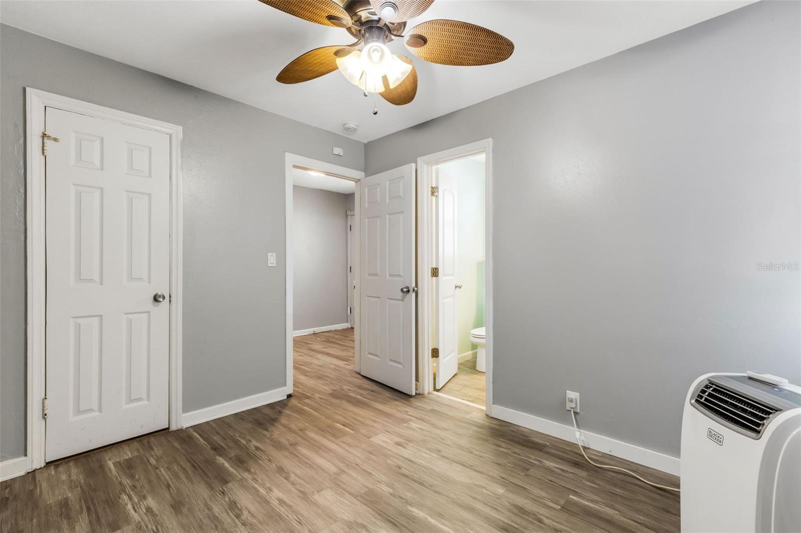 Image 16 of 65 For 1608, 1610, 1612 11th Street W