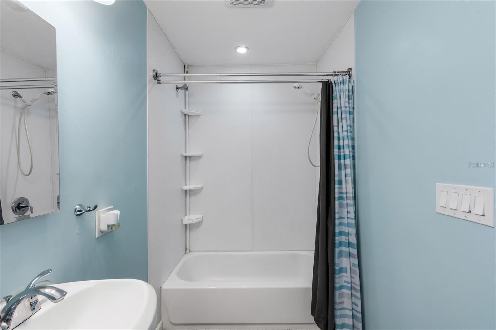 Image 19 of 65 For 1608, 1610, 1612 11th Street W