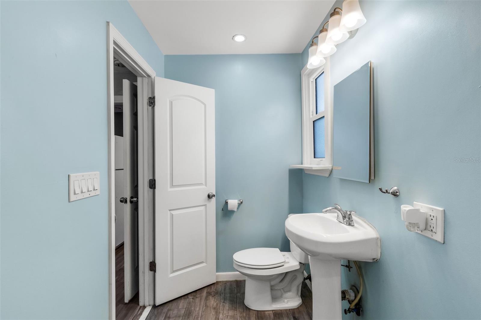 Image 20 of 65 For 1608, 1610, 1612 11th Street W