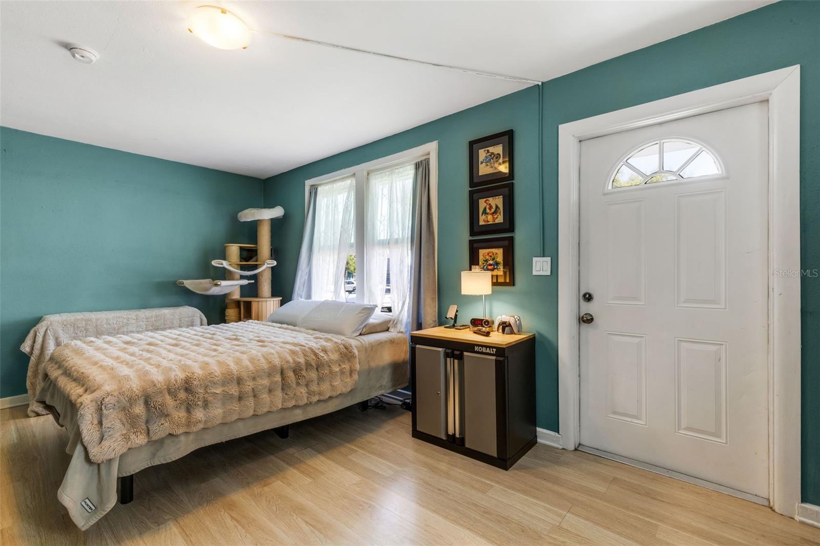 Image 22 of 65 For 1608, 1610, 1612 11th Street W