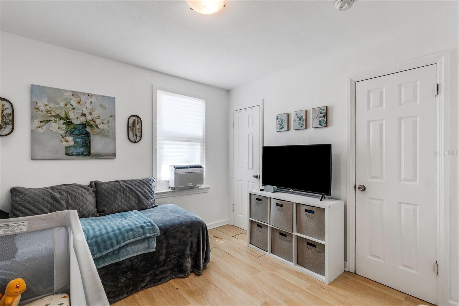 Image 30 of 65 For 1608, 1610, 1612 11th Street W