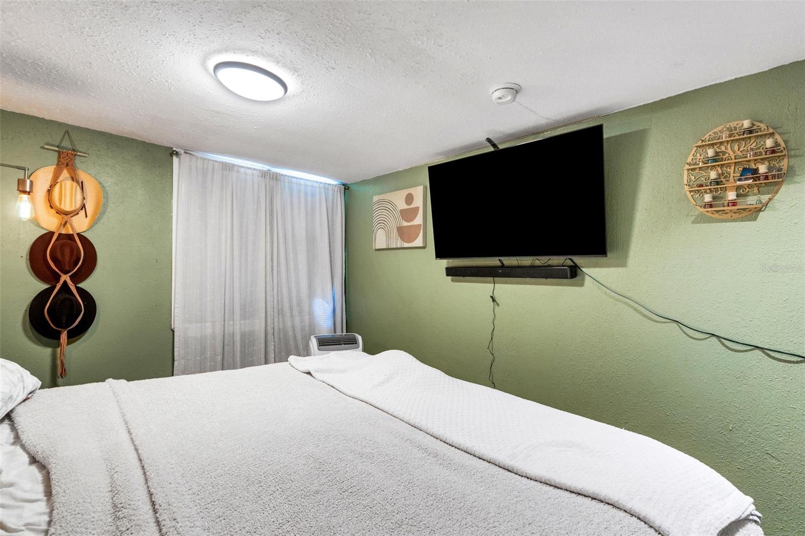 Image 41 of 65 For 1608, 1610, 1612 11th Street W