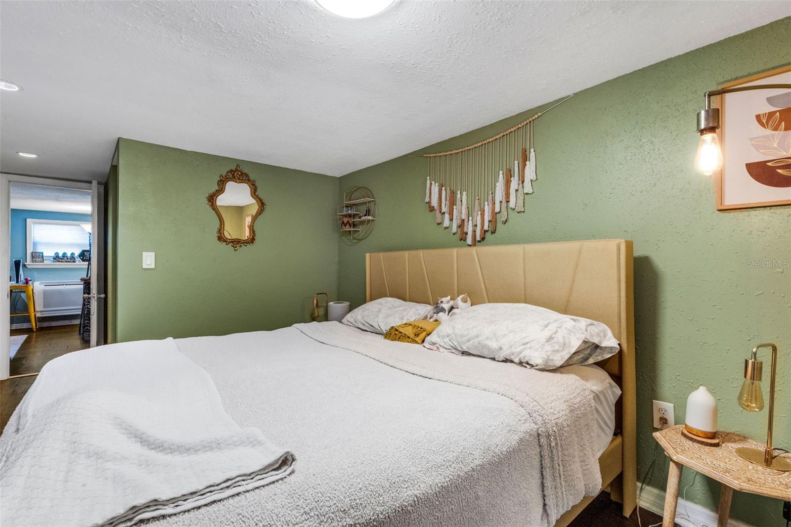 Image 42 of 65 For 1608, 1610, 1612 11th Street W