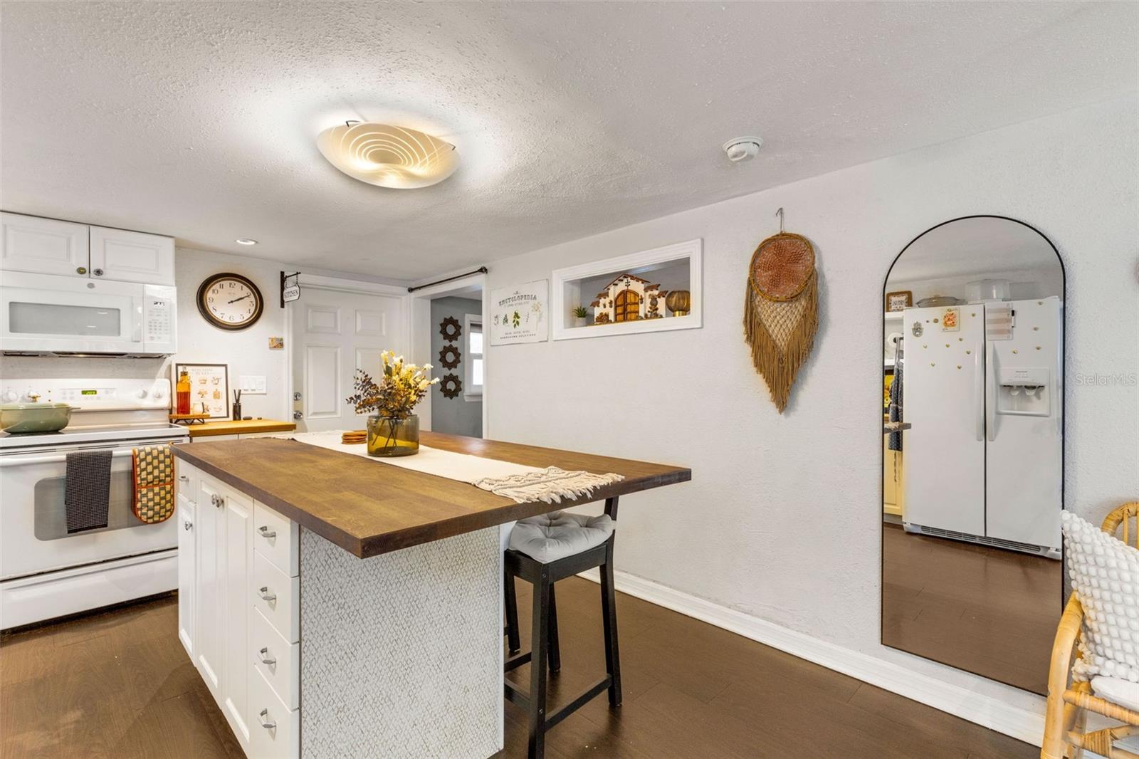 Image 54 of 65 For 1608, 1610, 1612 11th Street W