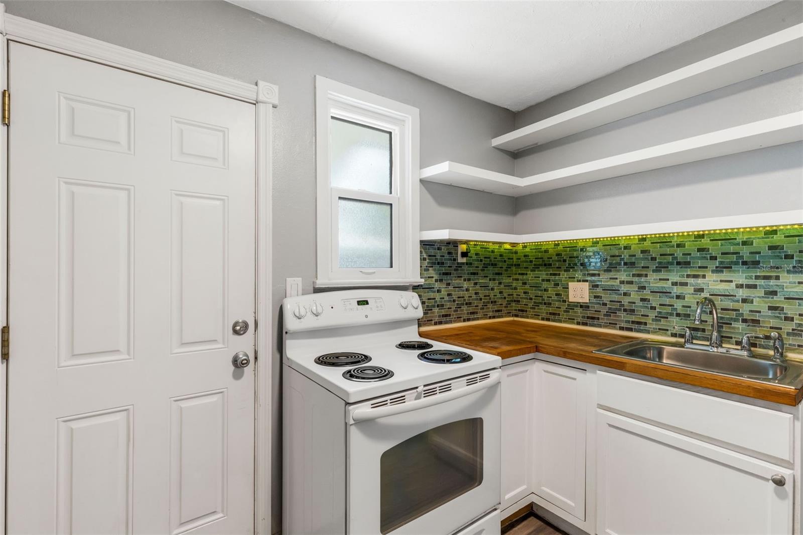 Image 8 of 65 For 1608, 1610, 1612 11th Street W