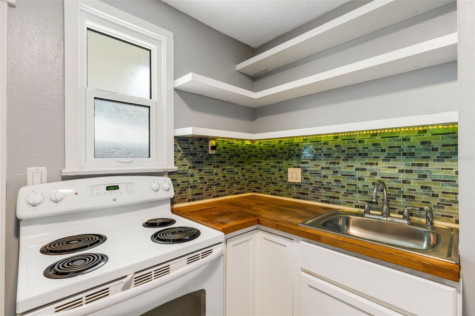 Image 9 of 65 For 1608, 1610, 1612 11th Street W