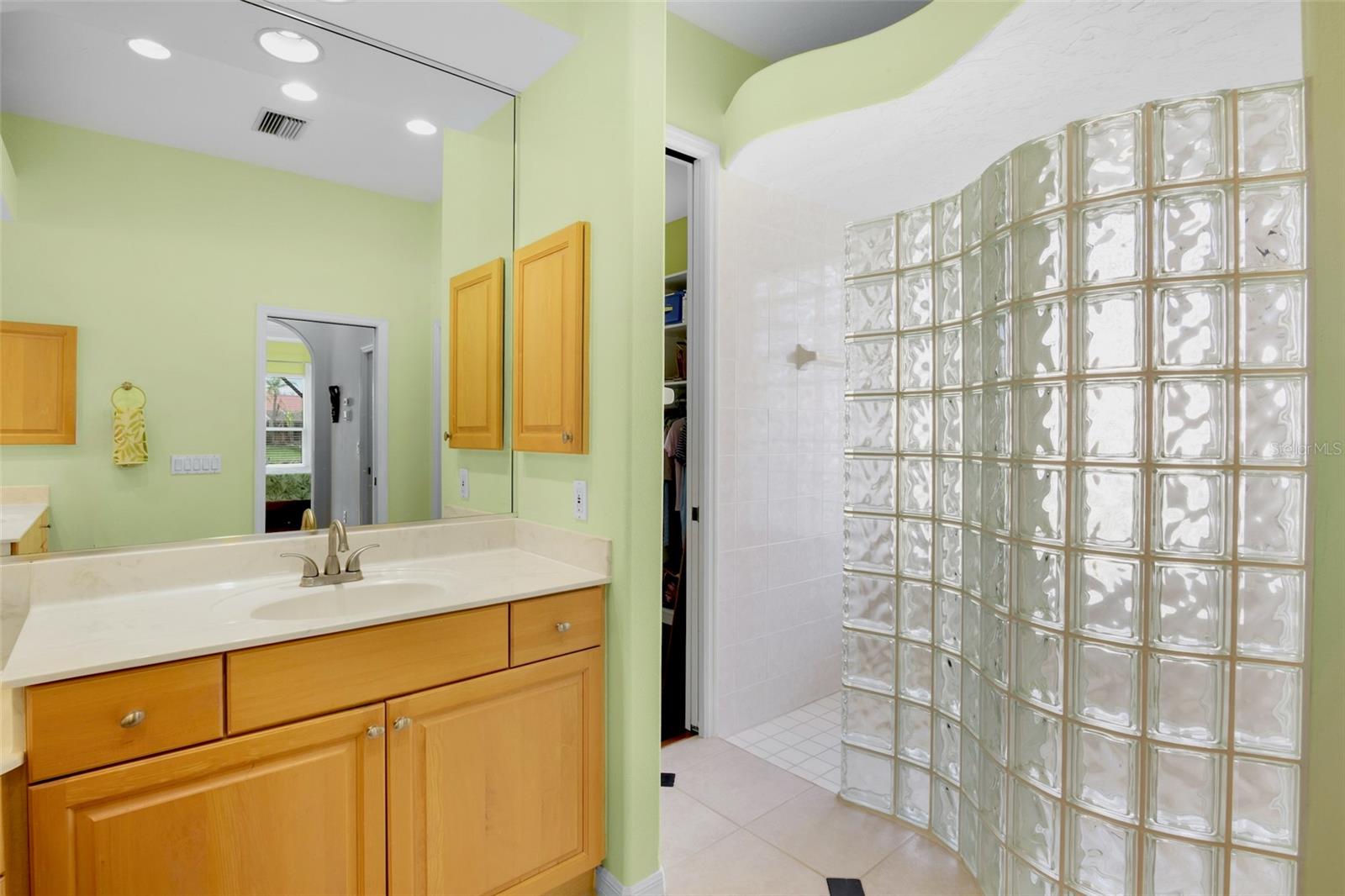 Image 25 of 50 For 4980 Sabal Lake Circle