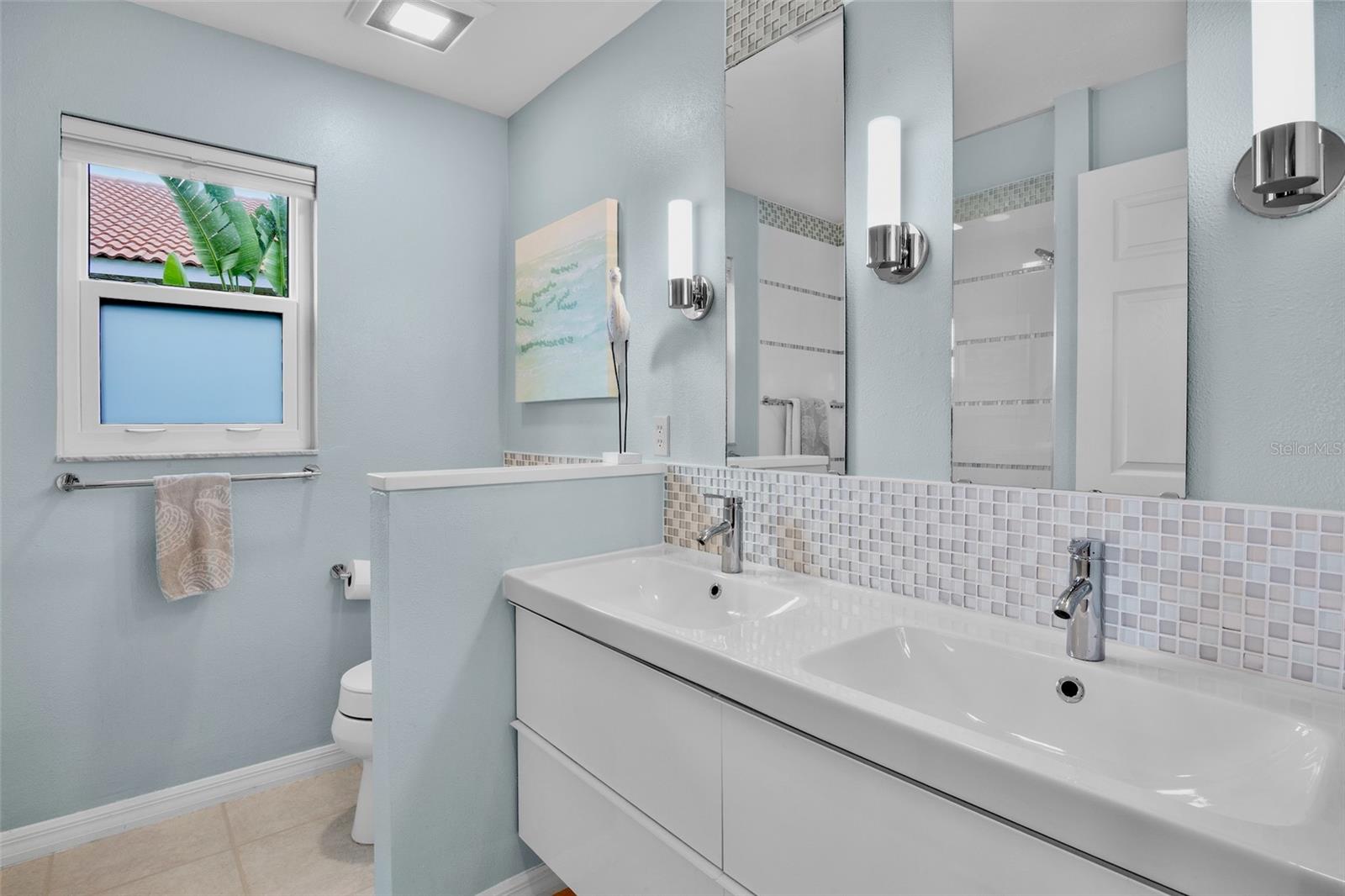 Image 27 of 50 For 4980 Sabal Lake Circle