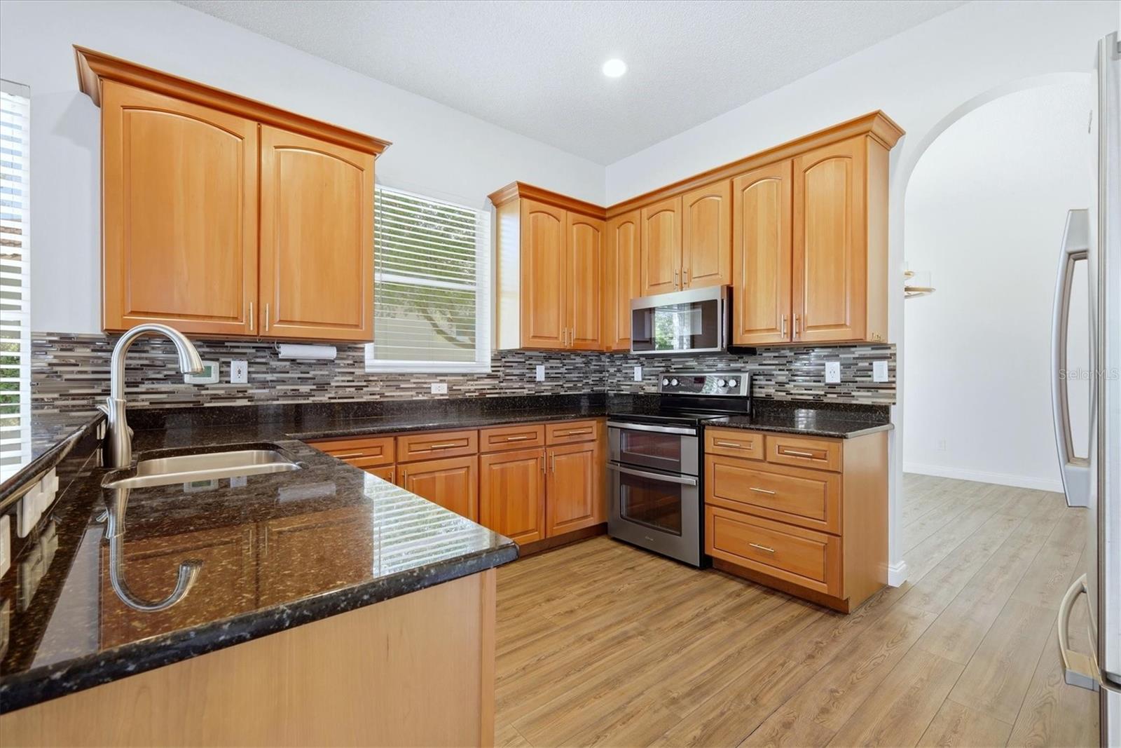 Image 10 of 38 For 8876 Huntington Pointe Drive