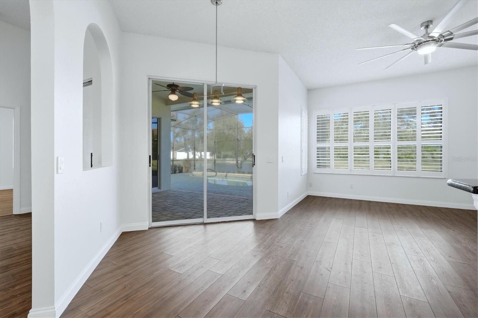 Image 14 of 38 For 8876 Huntington Pointe Drive