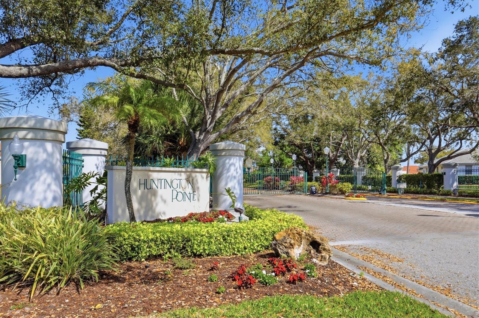 Image 34 of 38 For 8876 Huntington Pointe Drive