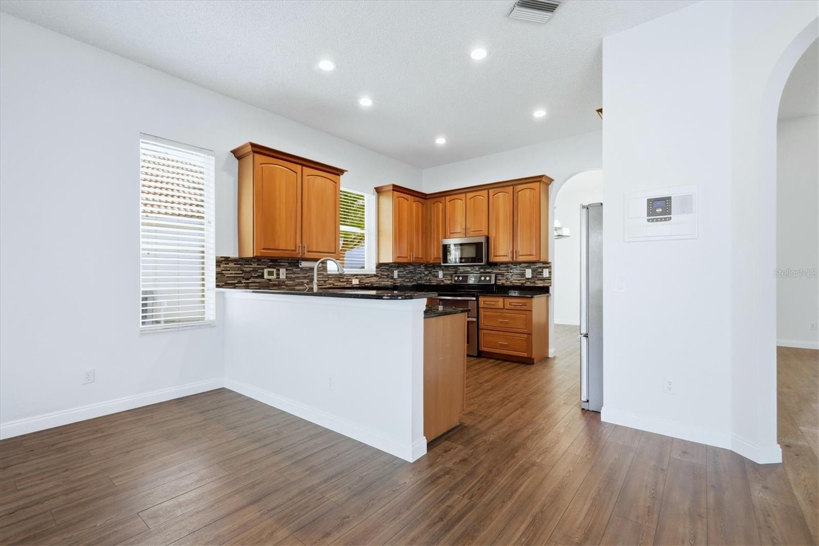 Image 9 of 38 For 8876 Huntington Pointe Drive