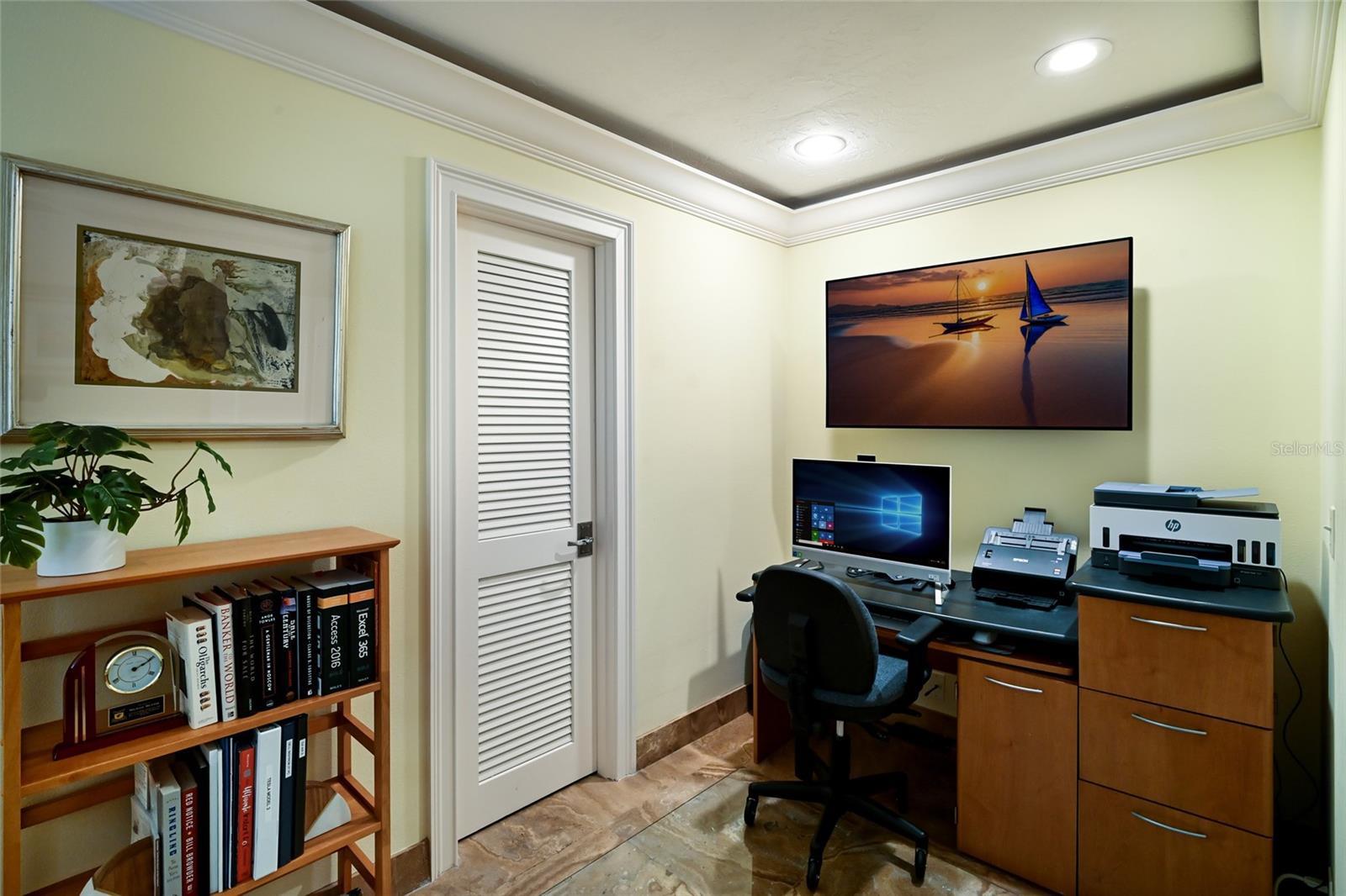 Image 17 of 43 For 218 Robin Drive