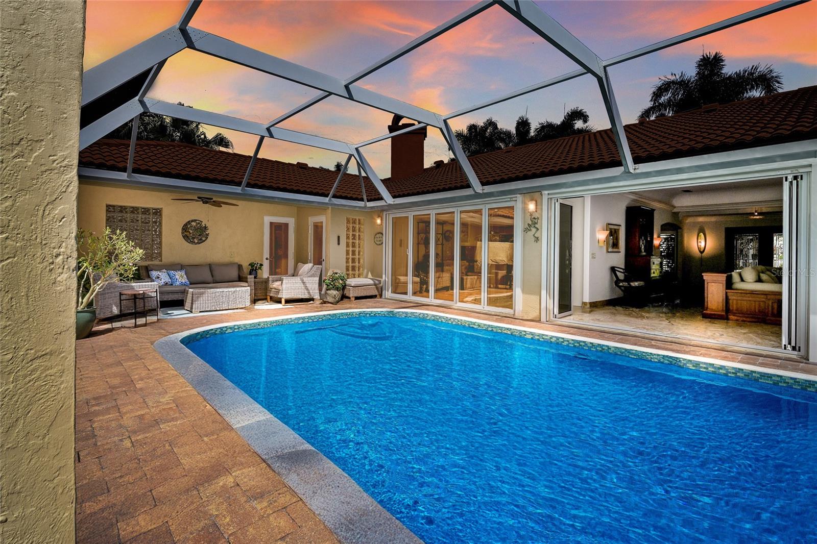 Image 2 of 43 For 218 Robin Drive