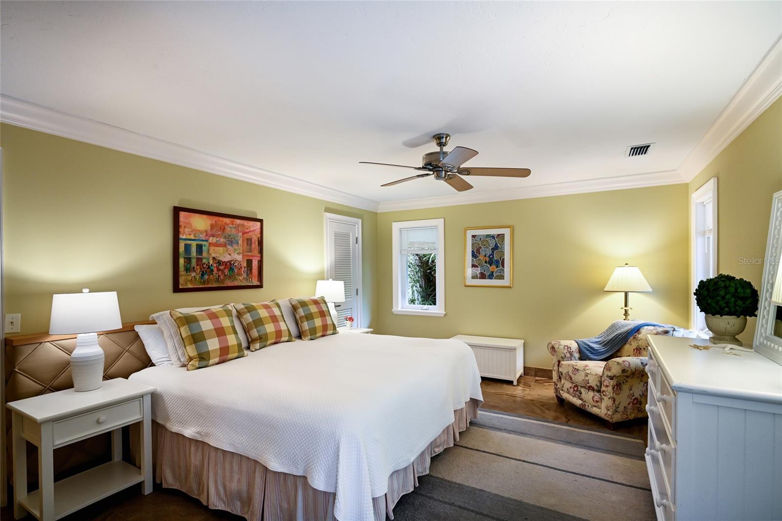 Image 26 of 43 For 218 Robin Drive