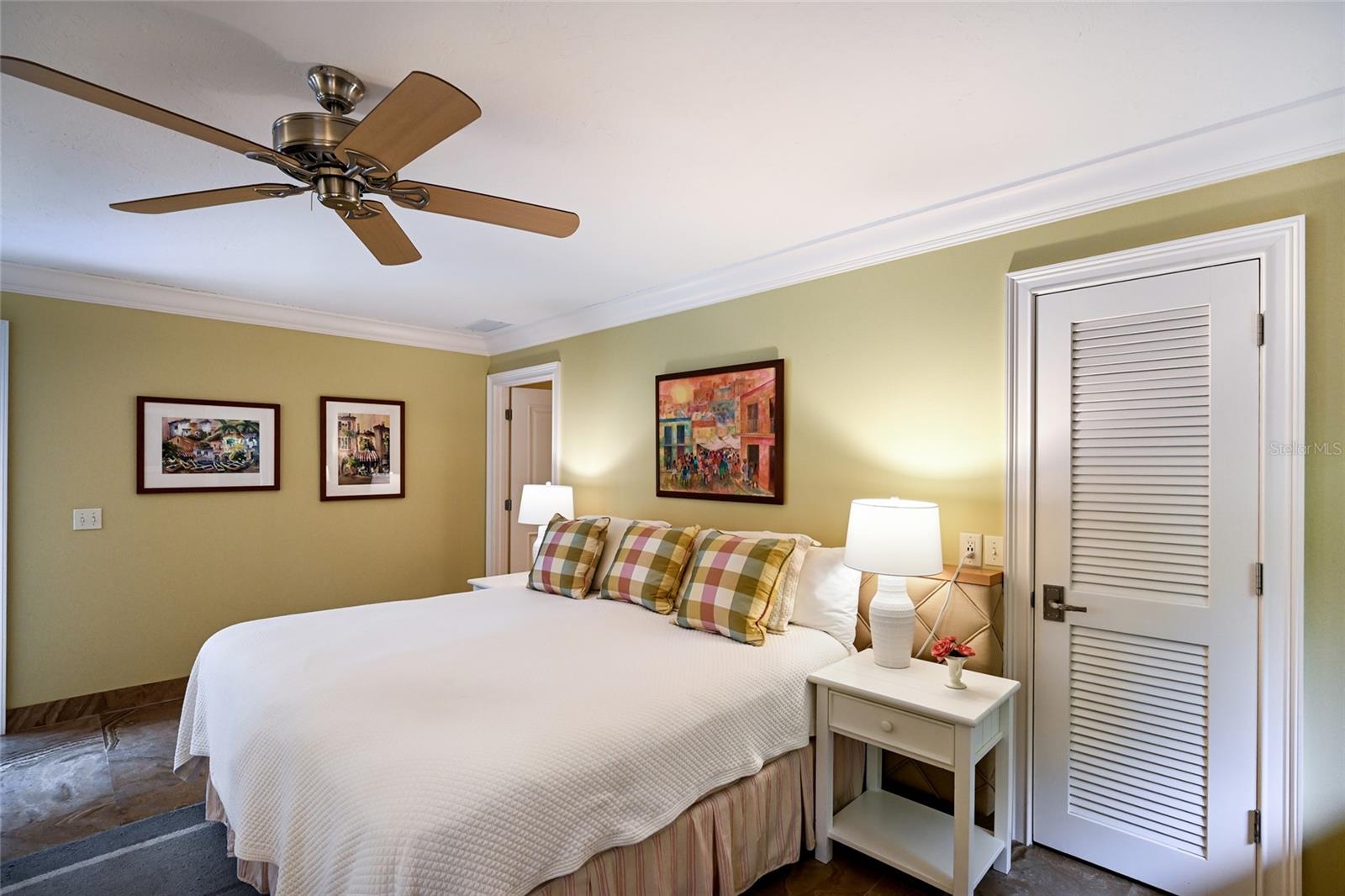 Image 27 of 43 For 218 Robin Drive