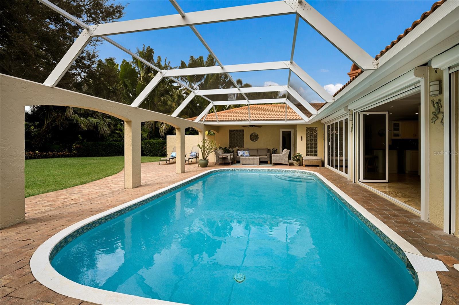 Image 31 of 43 For 218 Robin Drive